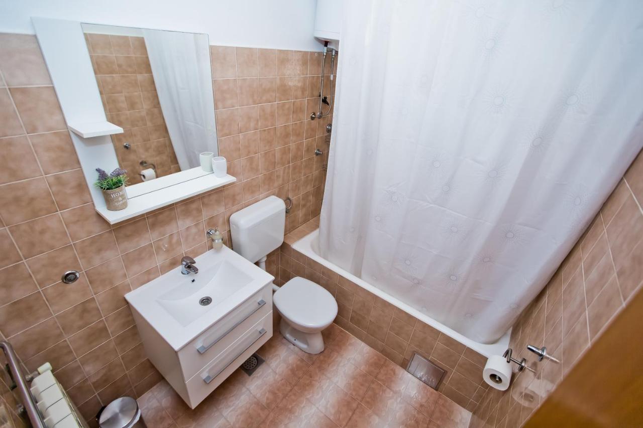 Apartments And Rooms Marija Đảo Hvar Ngoại thất bức ảnh