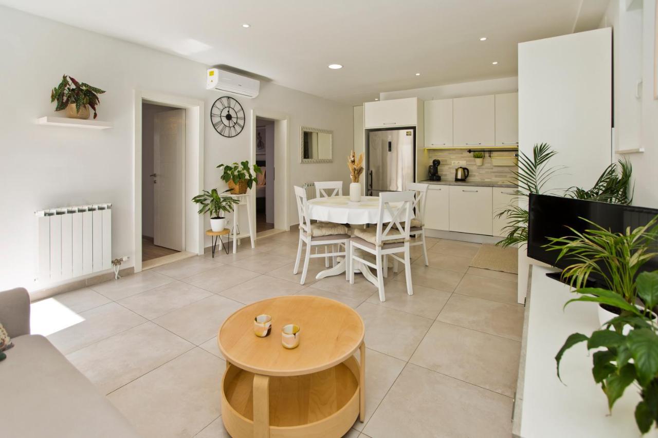 Apartments And Rooms Marija Đảo Hvar Ngoại thất bức ảnh