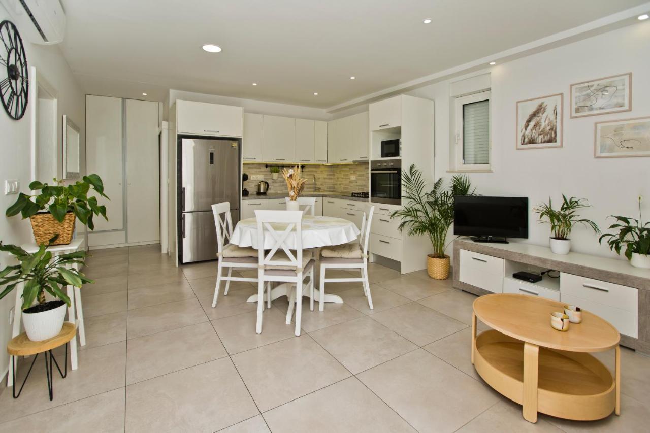 Apartments And Rooms Marija Đảo Hvar Ngoại thất bức ảnh
