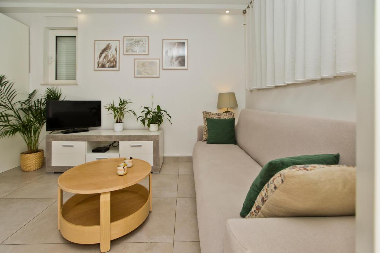 Apartments And Rooms Marija Đảo Hvar Ngoại thất bức ảnh