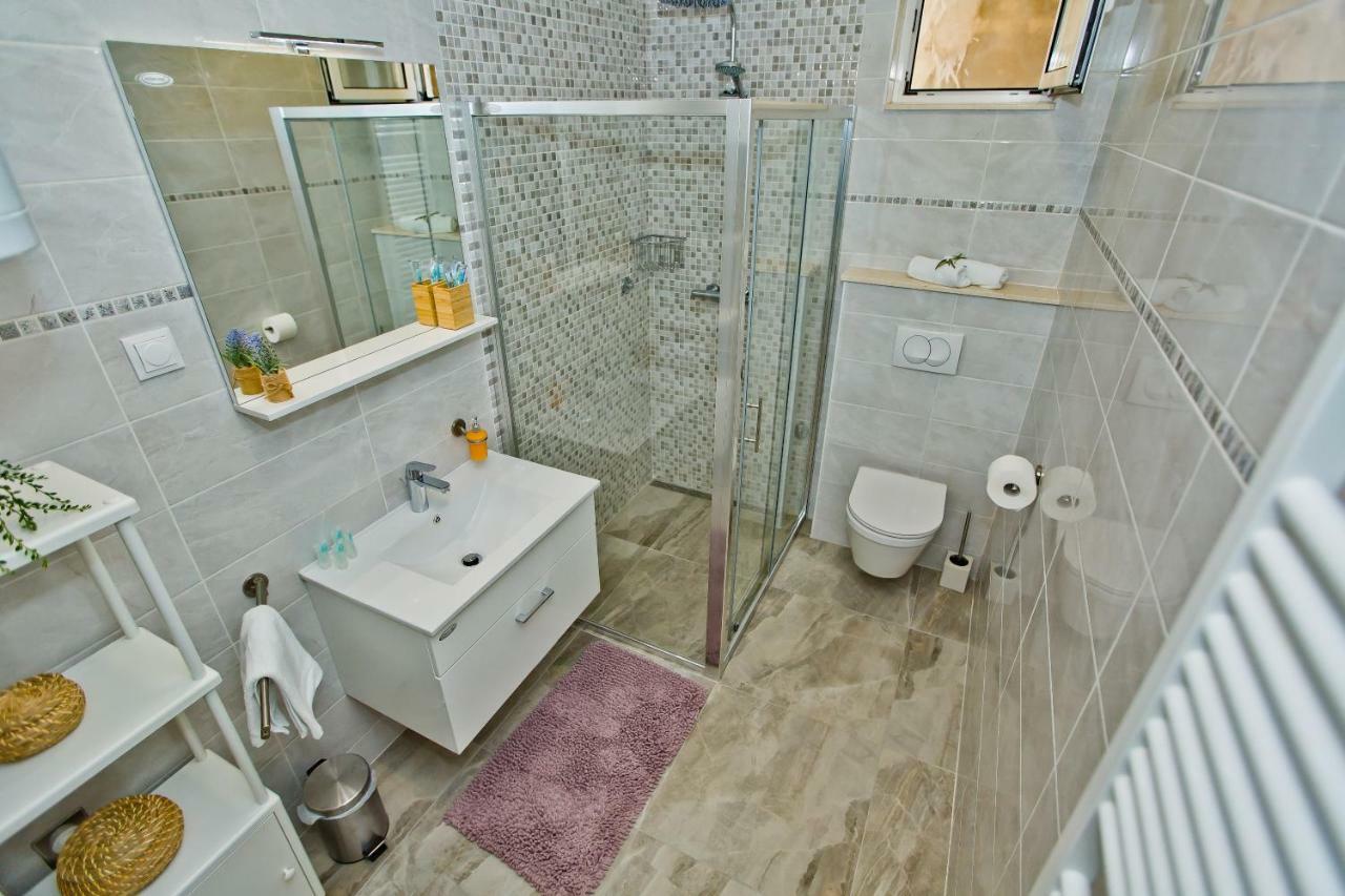 Apartments And Rooms Marija Đảo Hvar Ngoại thất bức ảnh