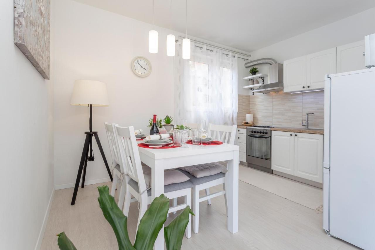 Apartments And Rooms Marija Đảo Hvar Ngoại thất bức ảnh