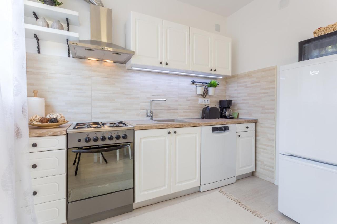 Apartments And Rooms Marija Đảo Hvar Ngoại thất bức ảnh